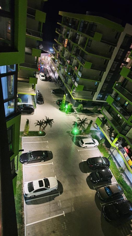 Red.96 Apartment Navodari Luaran gambar