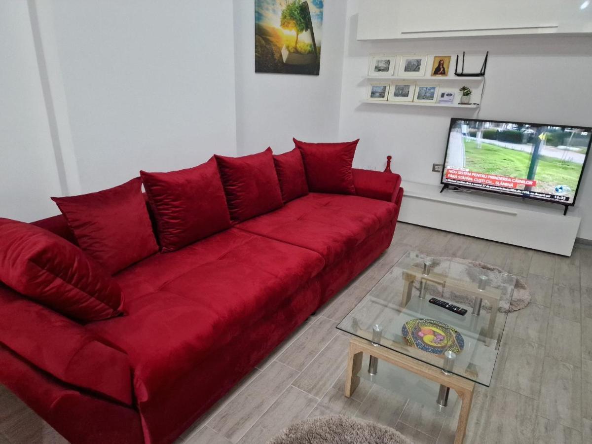 Red.96 Apartment Navodari Luaran gambar
